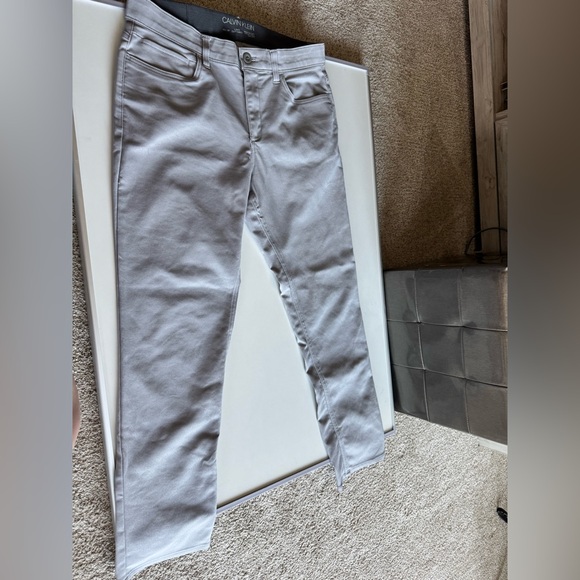 Calvin Klein men’s Light Gray Skinny Jeans - Picture 1 of 7